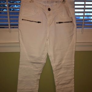 White trendy jeans NWOT